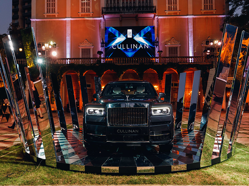 رولز-رويس موتر كارز تطلق سيارة كالينان في بيروت